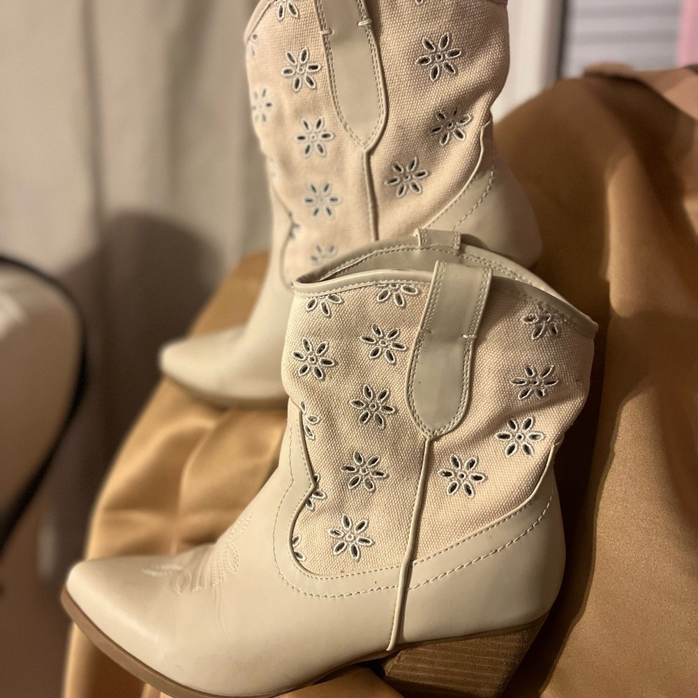 Dolce Vita Flowered Canvas short boot